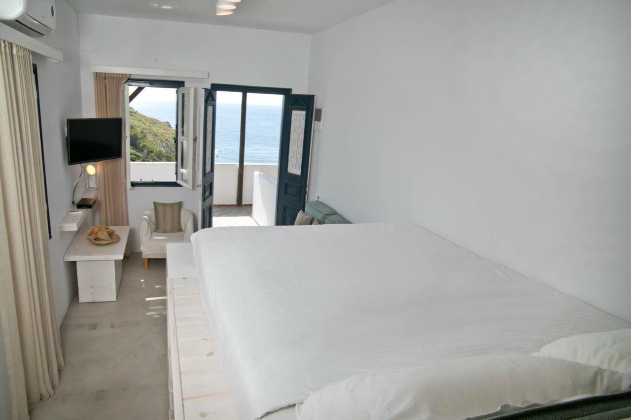 Blue Dawn Kalymnos Aparthotel Myrties Bagian luar foto